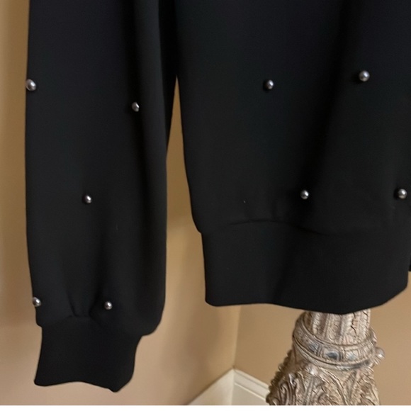 H&M Black Pearl Embellished Sweater Size M
New With Tags - Picture 9 of 12